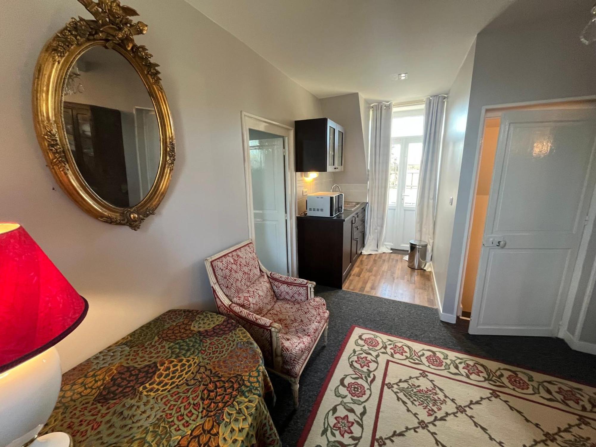 Bed and Breakfast Manoir Du Val Fouzon - Beauval La Vernelle Exterior foto